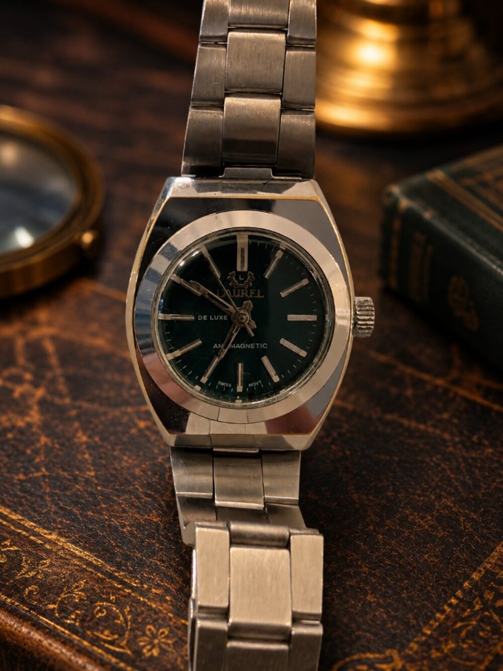 Vintage Laurel De Luxe Green Dial Swiss Movt Antimagnetic Stainless Steel Watch